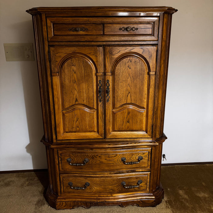 Vintage Solid Wood Sklar-Peppler Armoire - I125