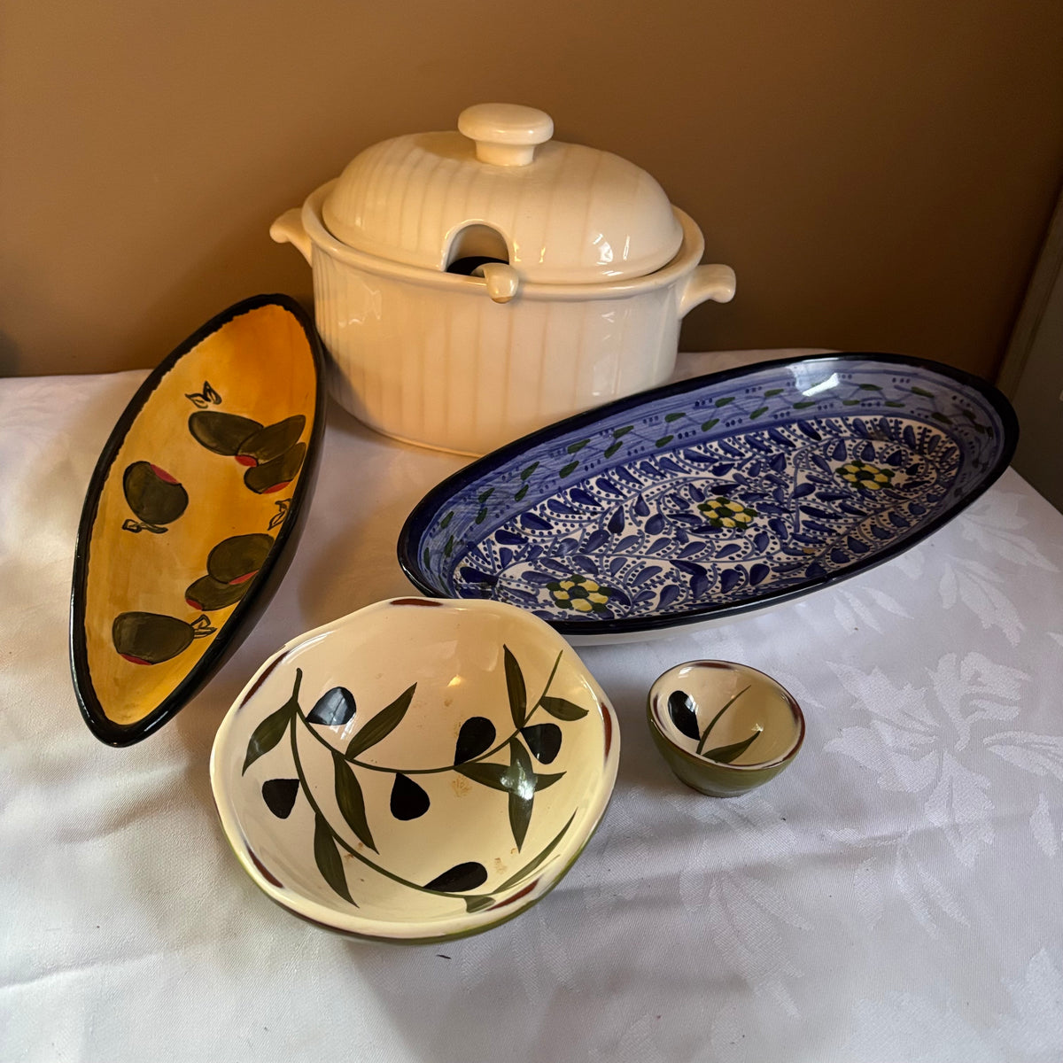 E135 Stoneware servers and more grouping