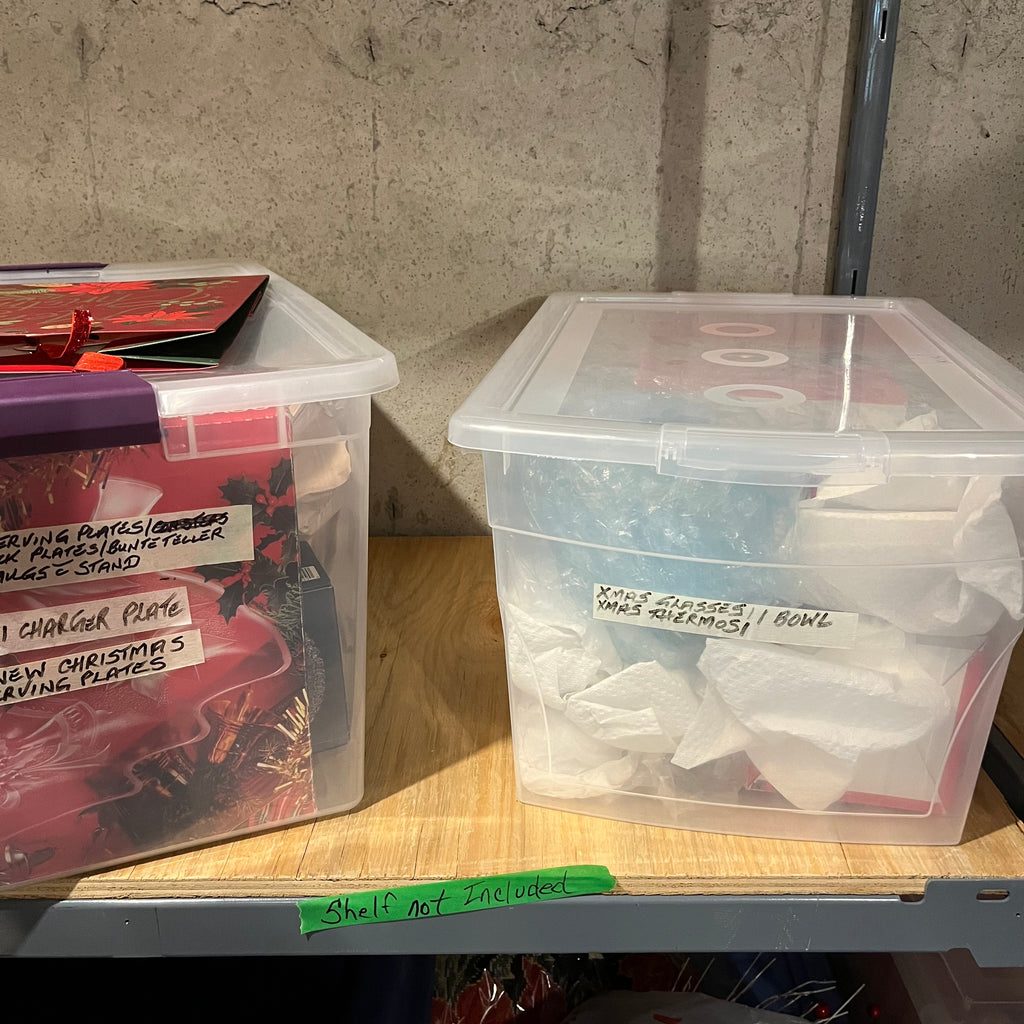 E547 Christmas grouping (poinsettia dishes and more)