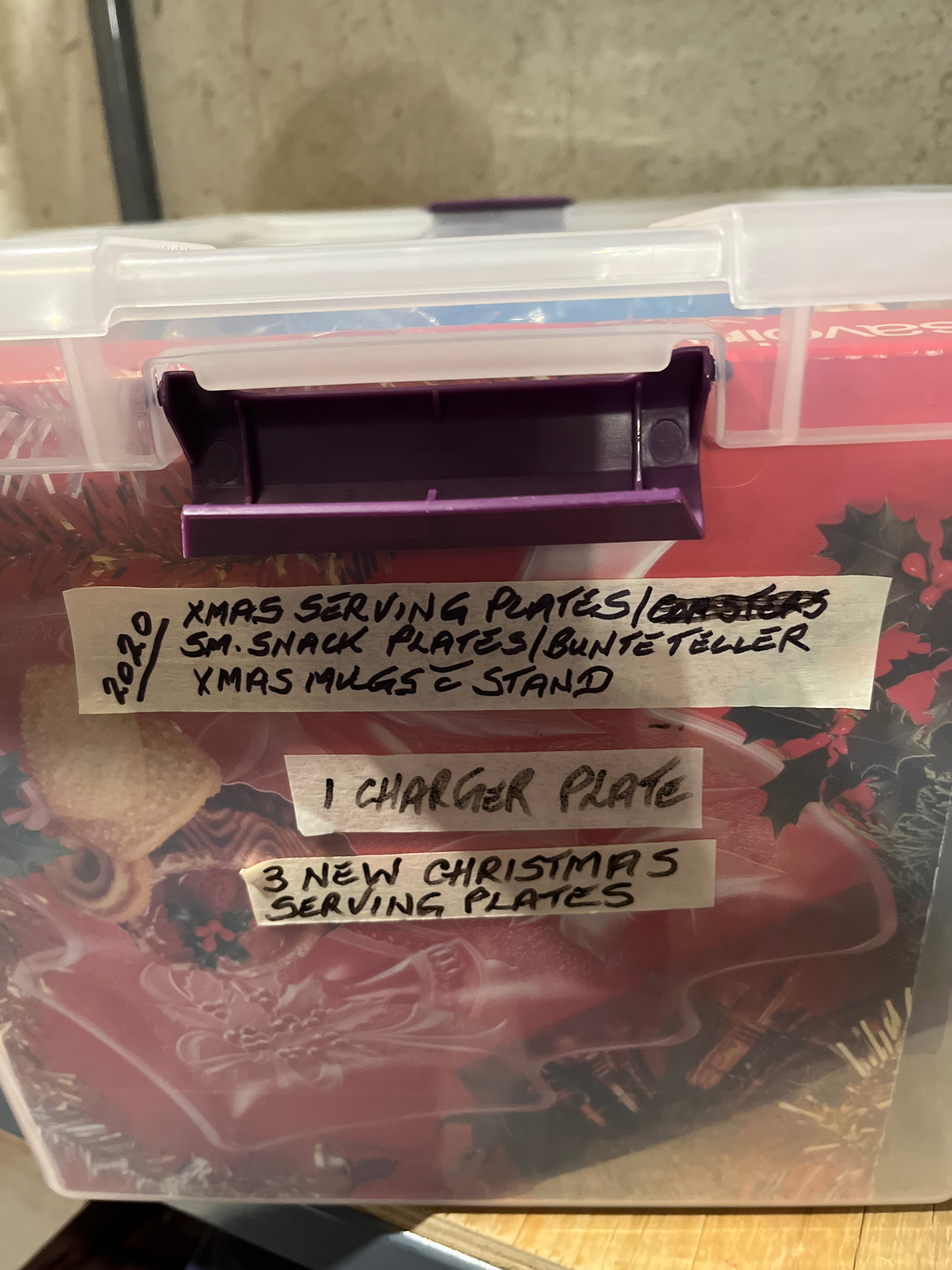 E547 Christmas grouping (poinsettia dishes and more)