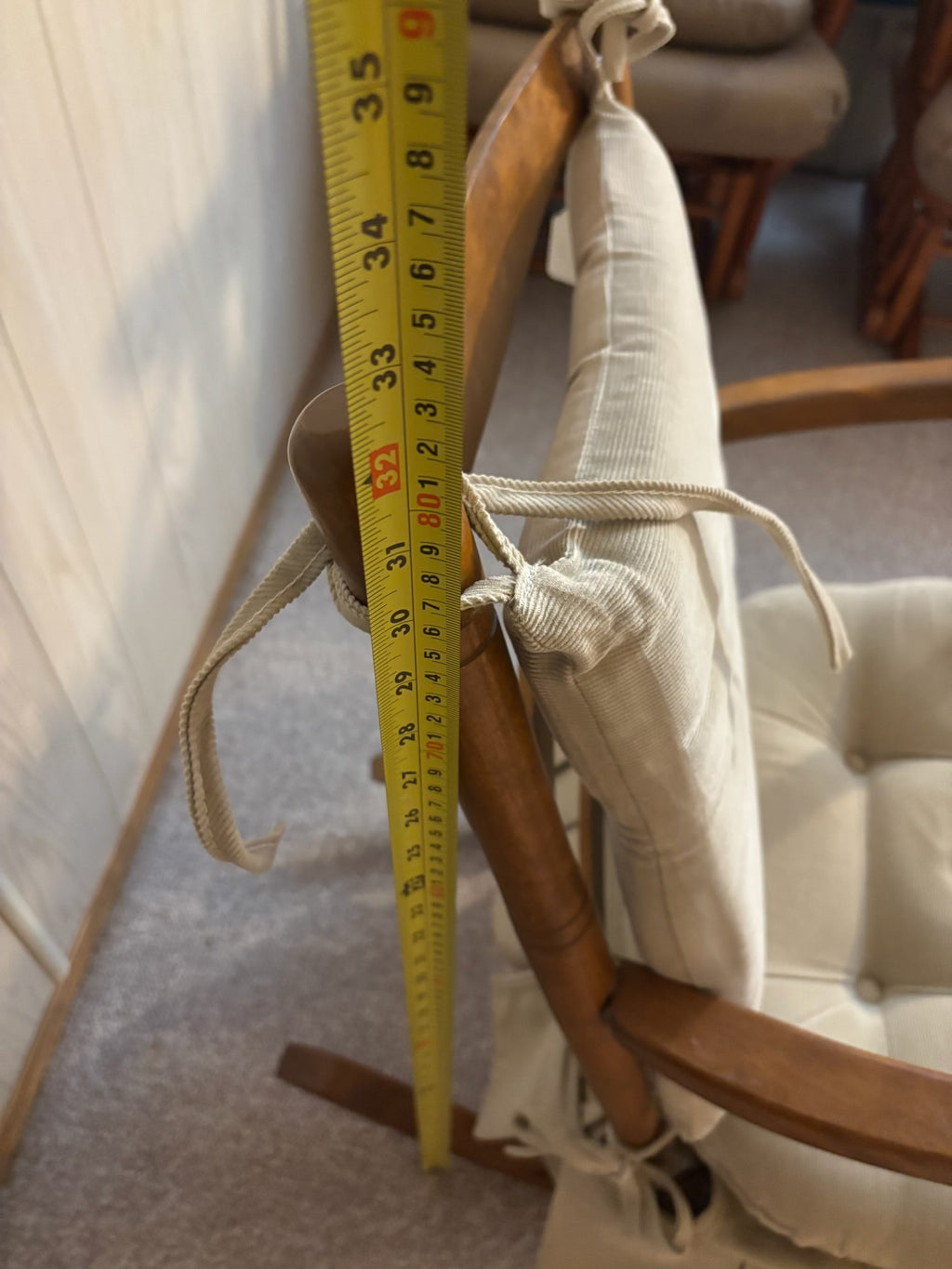 K507B Vintage rocking chair with solid wood frame