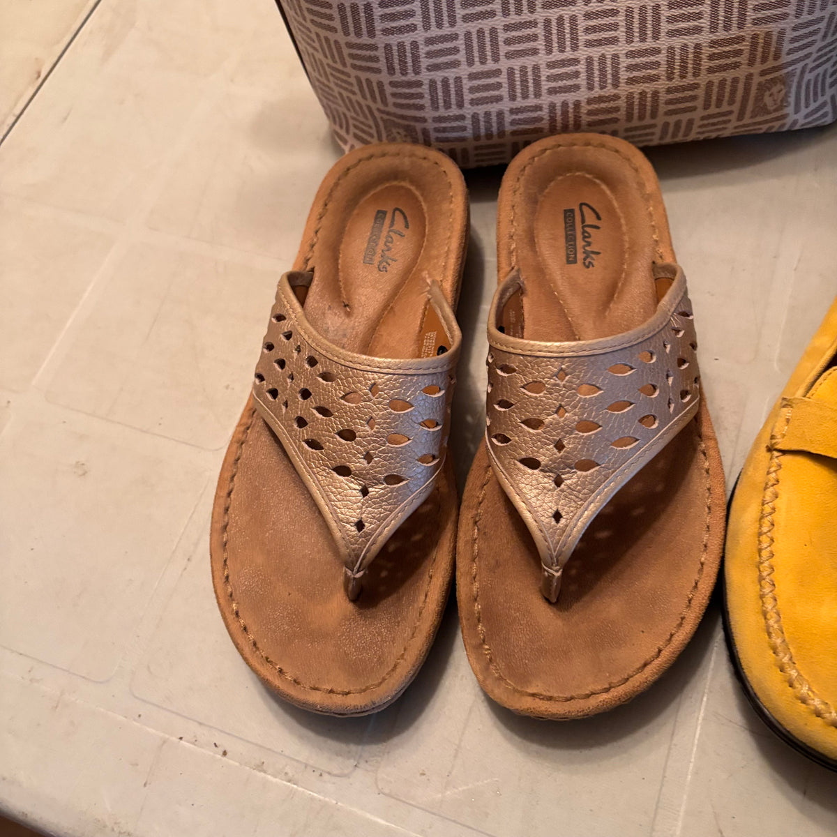 X230 Ladies size 5 shoes and purses