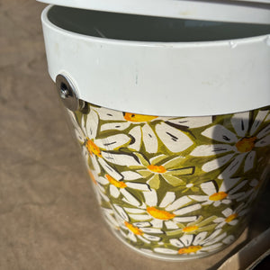 Retro Kitchen Grouping (eyes on ketchup & mustard bottles open and close) - R449