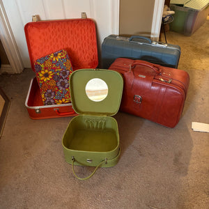 5 Vintage Cases/Suitcases - R361