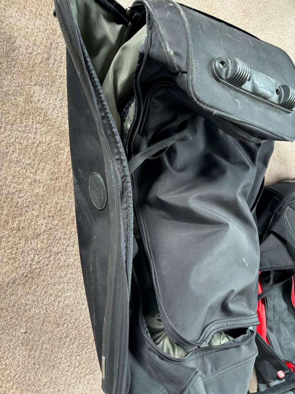 E327 Luggage and bags grouping