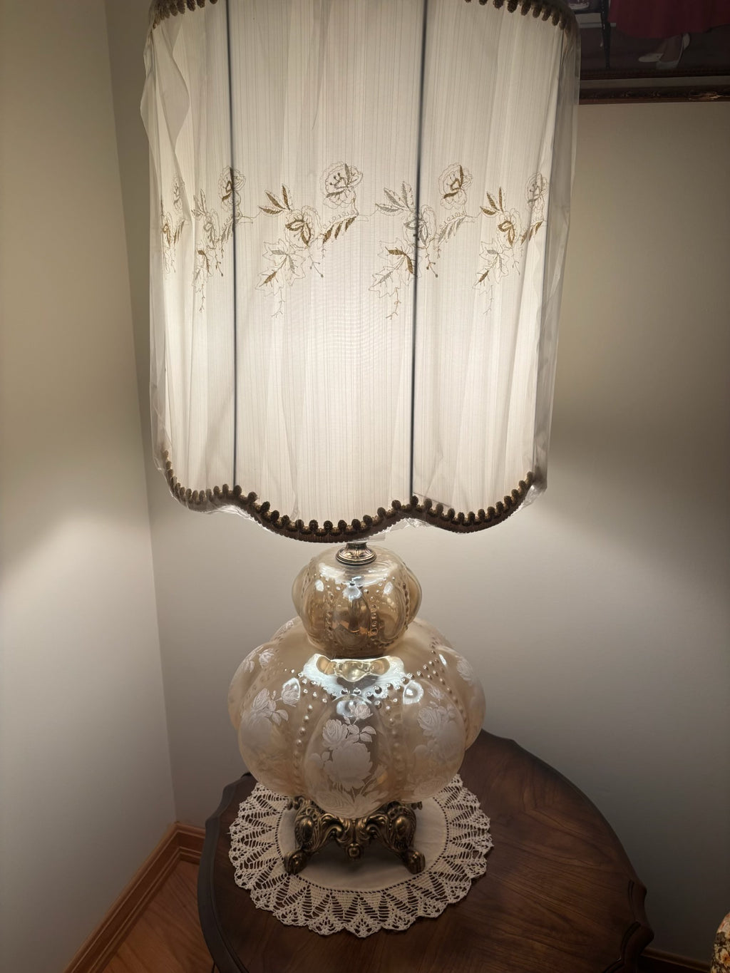 F203C 40” Tall Vintage table lamp with peachy toned art glass base