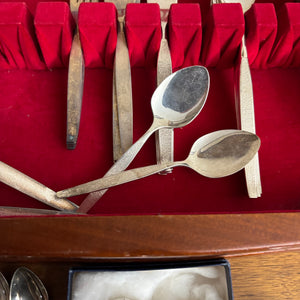 VINTAGE SILVER PLATED COMMUNITY FLATWARE WITH FLATWARE CASE AND MORE - P346