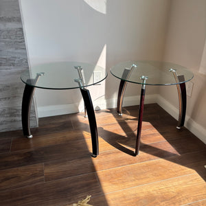 Set of 2 Modern Glass top end tables with lightweight base - R505