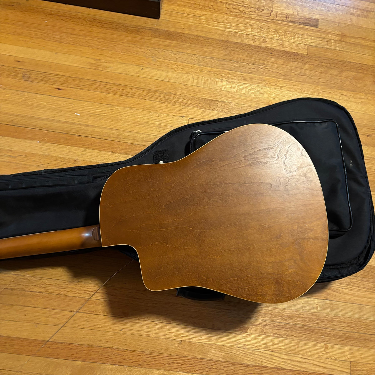 E132 As is guitar with case