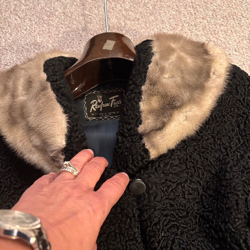 K401 3 Vintage Ladies Coats