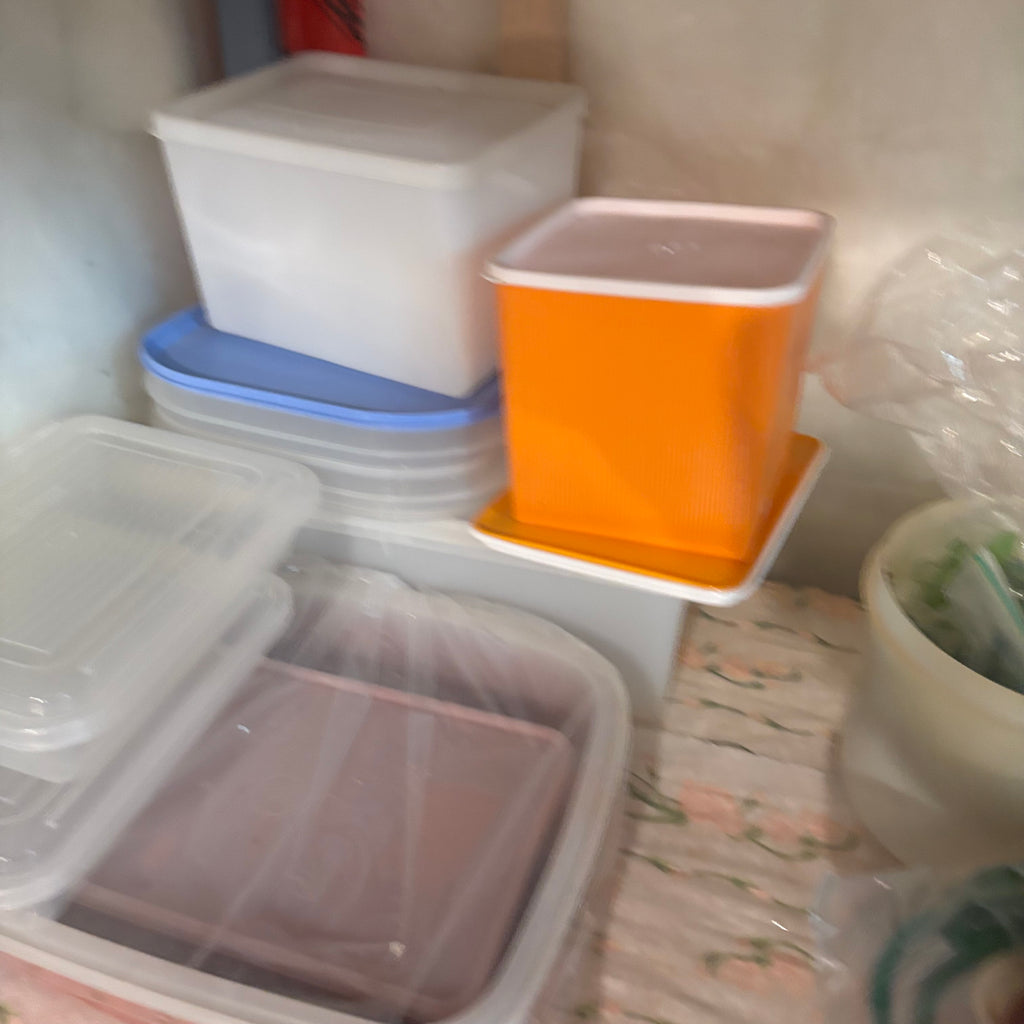 E849 Tupperware and more grouping