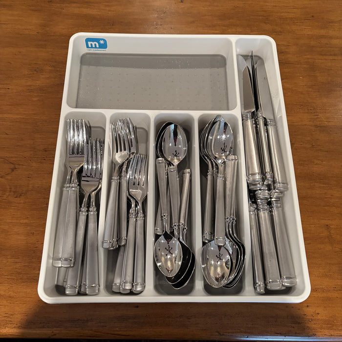 40 Piece Cutlery Set (8 of each) - M302