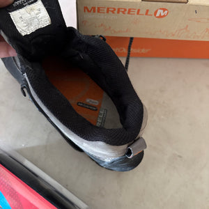 Size 8.5 Women's Merrell Hiking Boots - M361