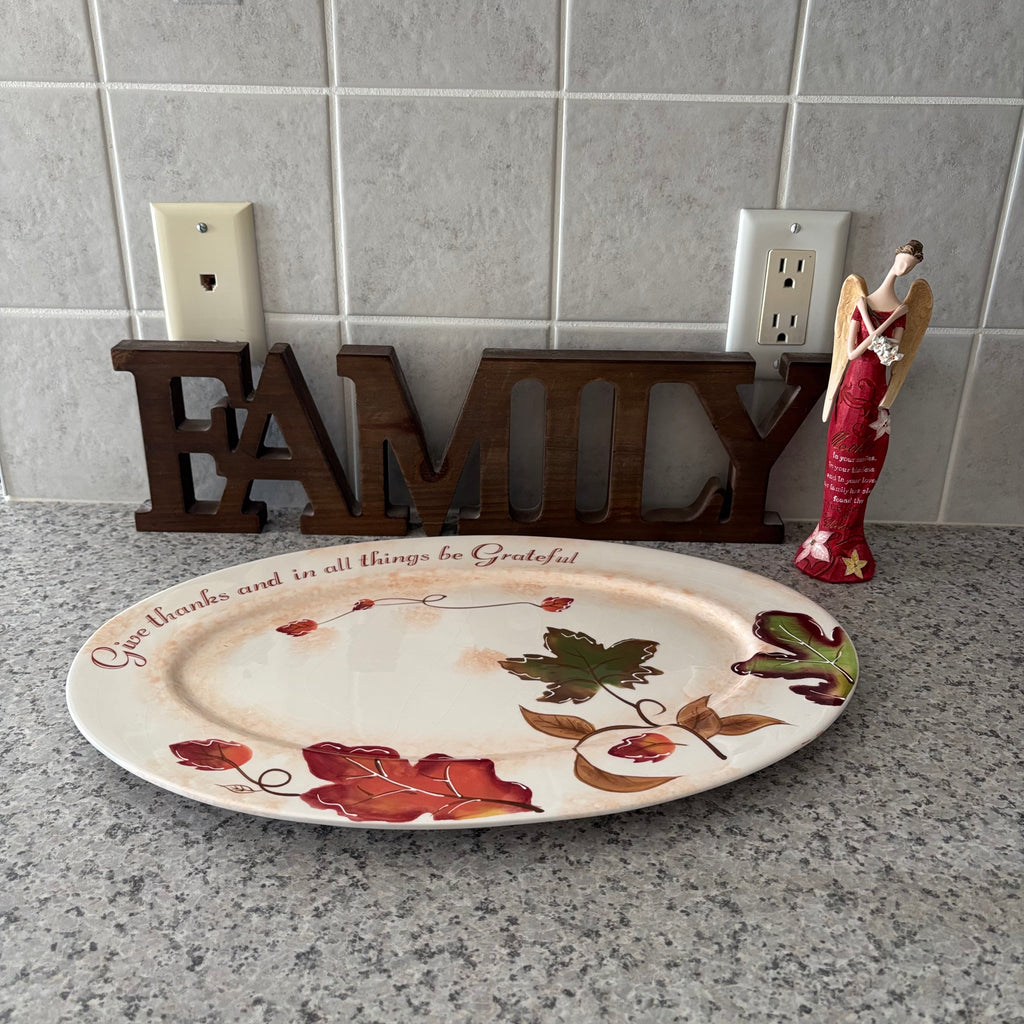 E901 Decor and more (Wooden family sign and more)