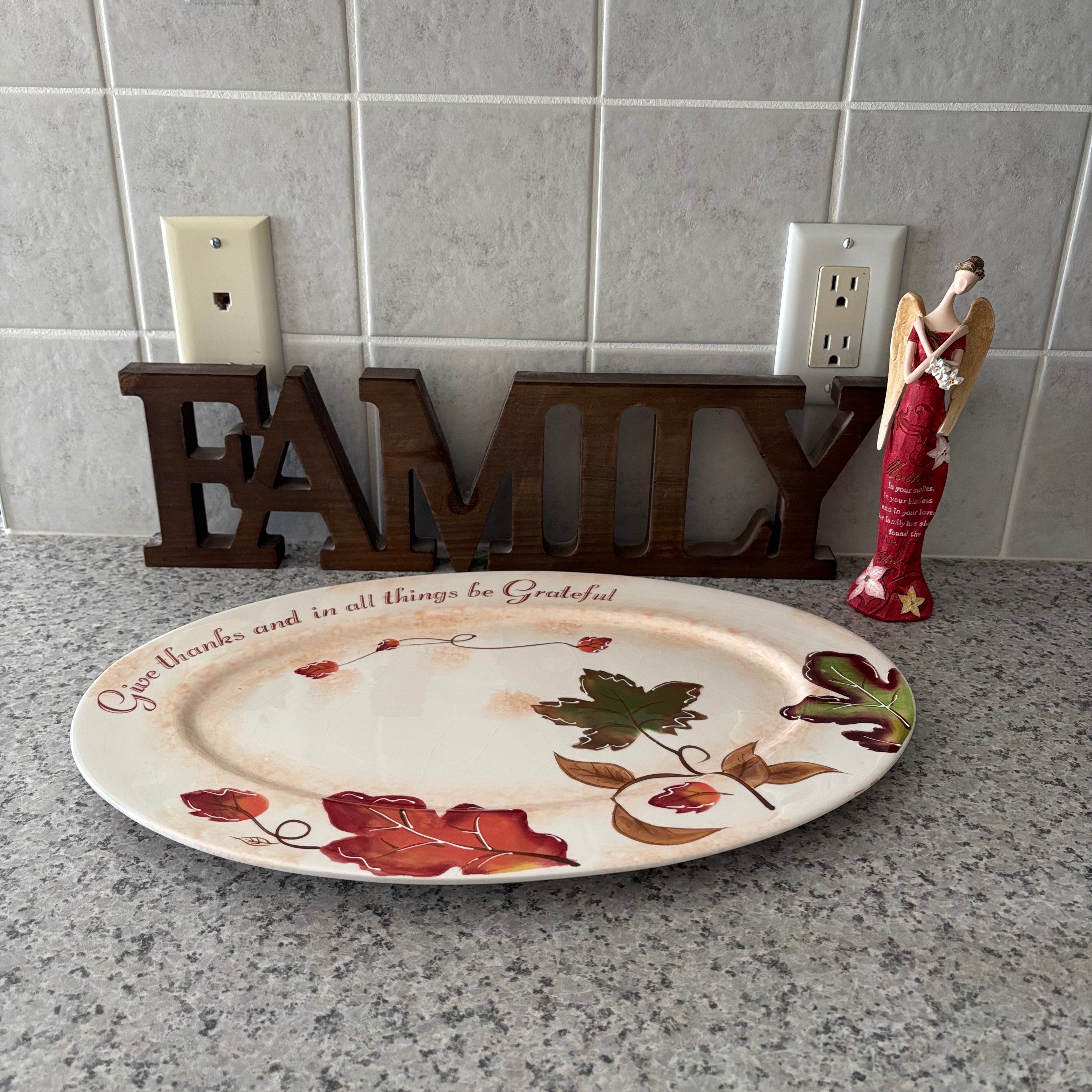 E901 Decor and more (Wooden family sign and more)