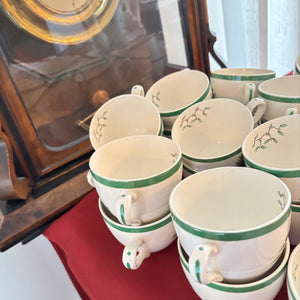 VINTAGE CHRISTMAS GROUPING (TEA SET AND MORE) - P144