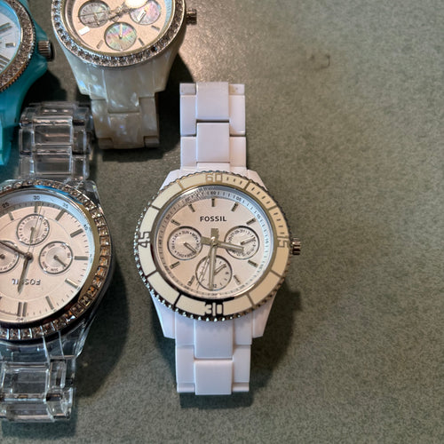 D100 Fossil Watches Grouping (plastic bands)