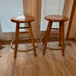 Set of 2 Solid Oak Bar Stools with Wide Brass Foot Rest - S508