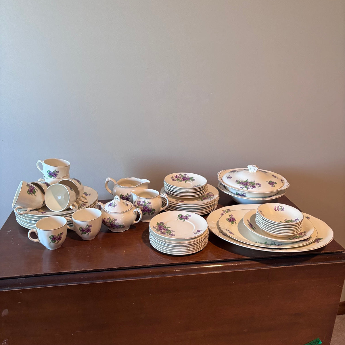 X259 58 Piece Vintage Imperial Porcelain China grouping