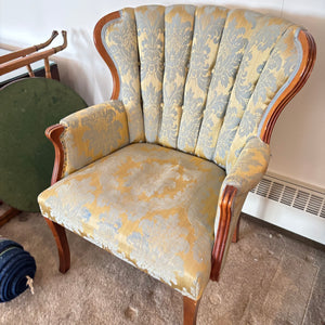 VINTAGE ARMCHAIR WITH TUFFTED BACK (2ND CHAIR ALSO AVAILABLE BUT BROKEN) - P178