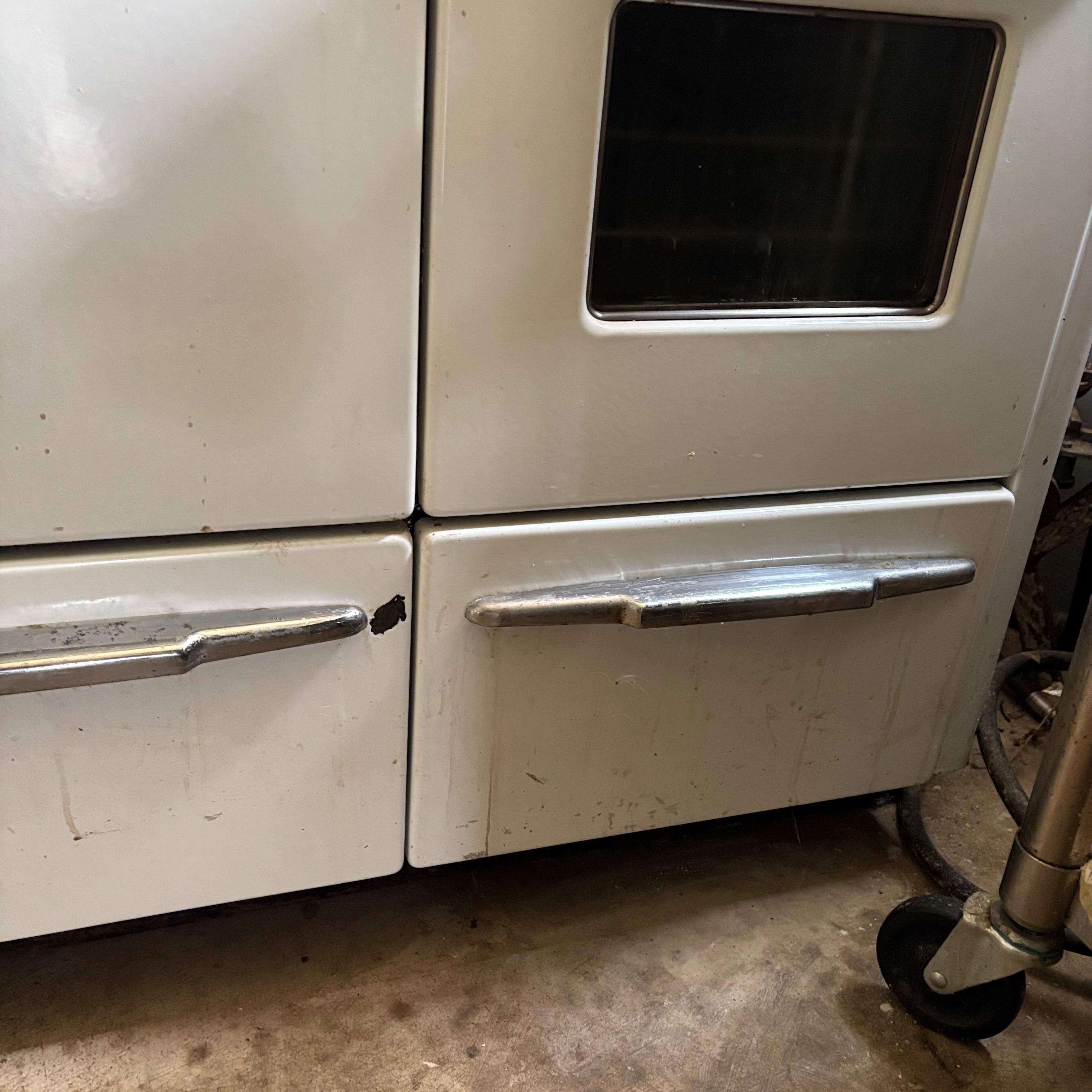 F182 As is vintage gurney gas range