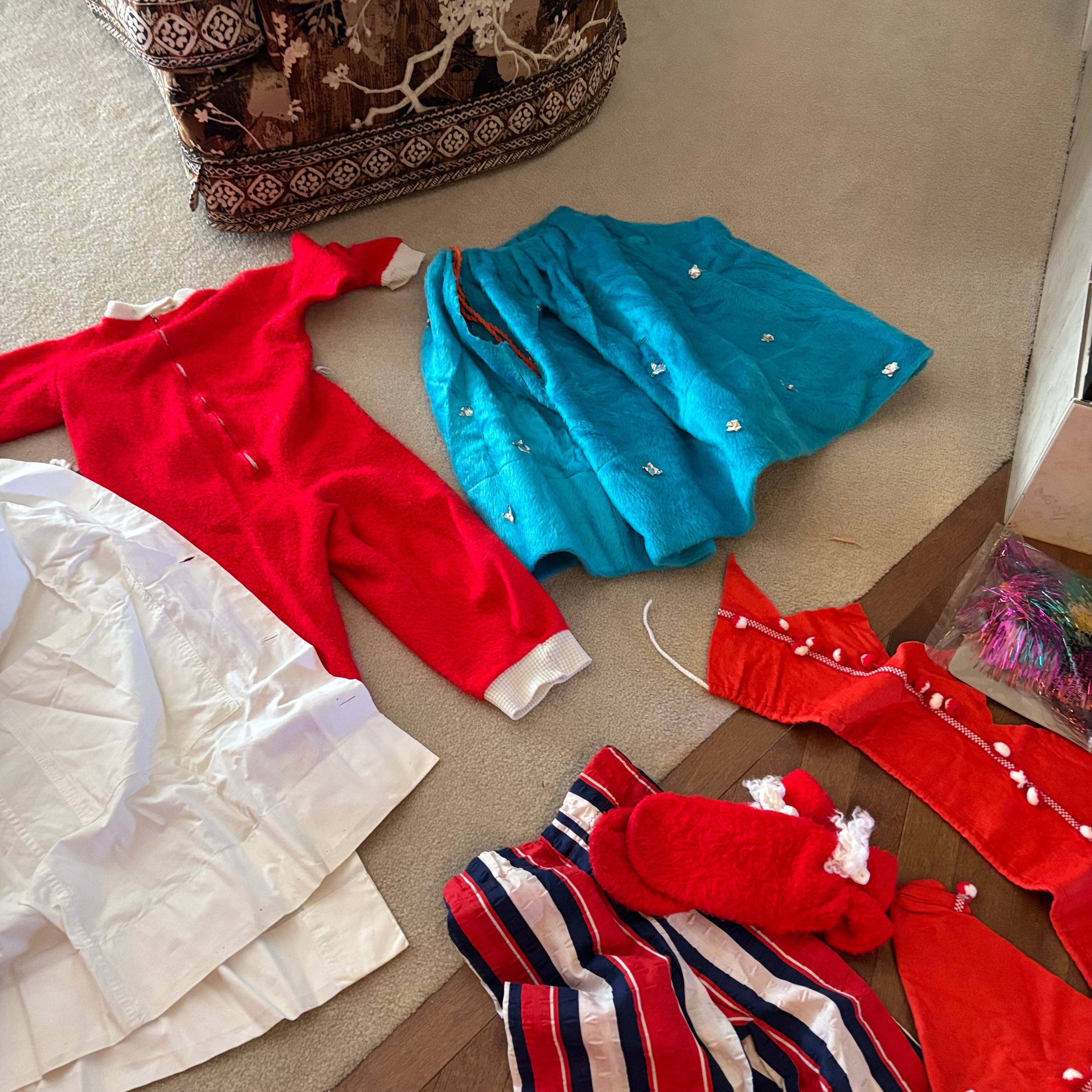 E881 Vintage Halloween costumes grouping