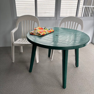 B482 Patio furniture grouping