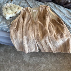 YAEGERS FURS LTD XXL SPLIT SKIN DYED MINK COAT AND FUR HAT - P272