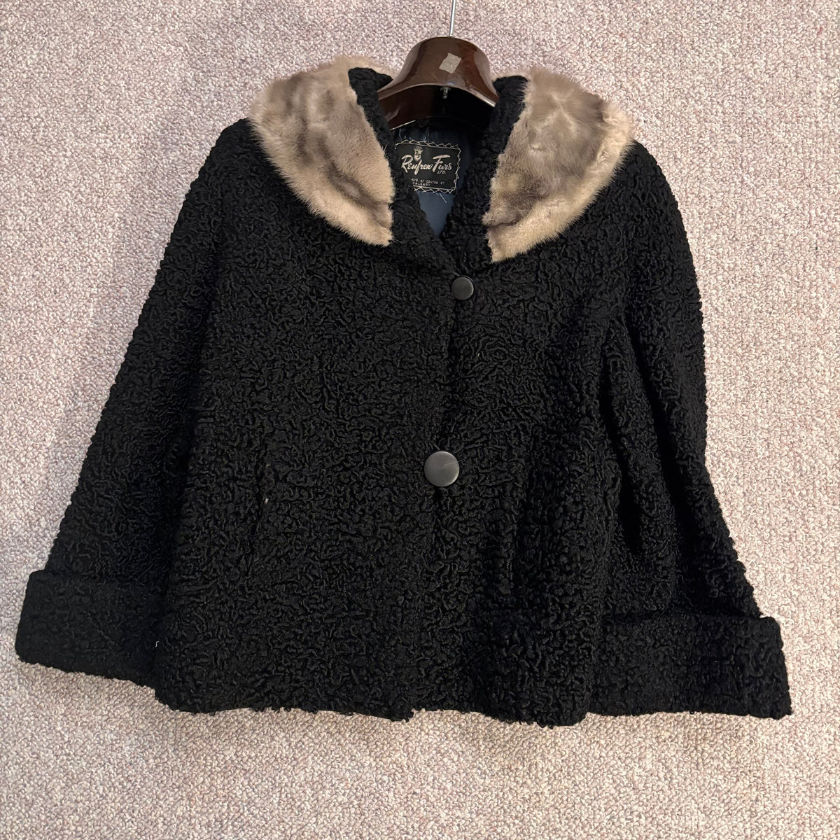 K401 3 Vintage Ladies Coats