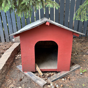 Wooden Dog House - O400