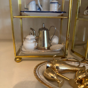 VINTAGE MINI TEACUPS WITH 2 DISPLAY CASES - P257