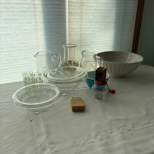 Vintage Kitchen Grouping (Mixing Bowls and More) - C429A