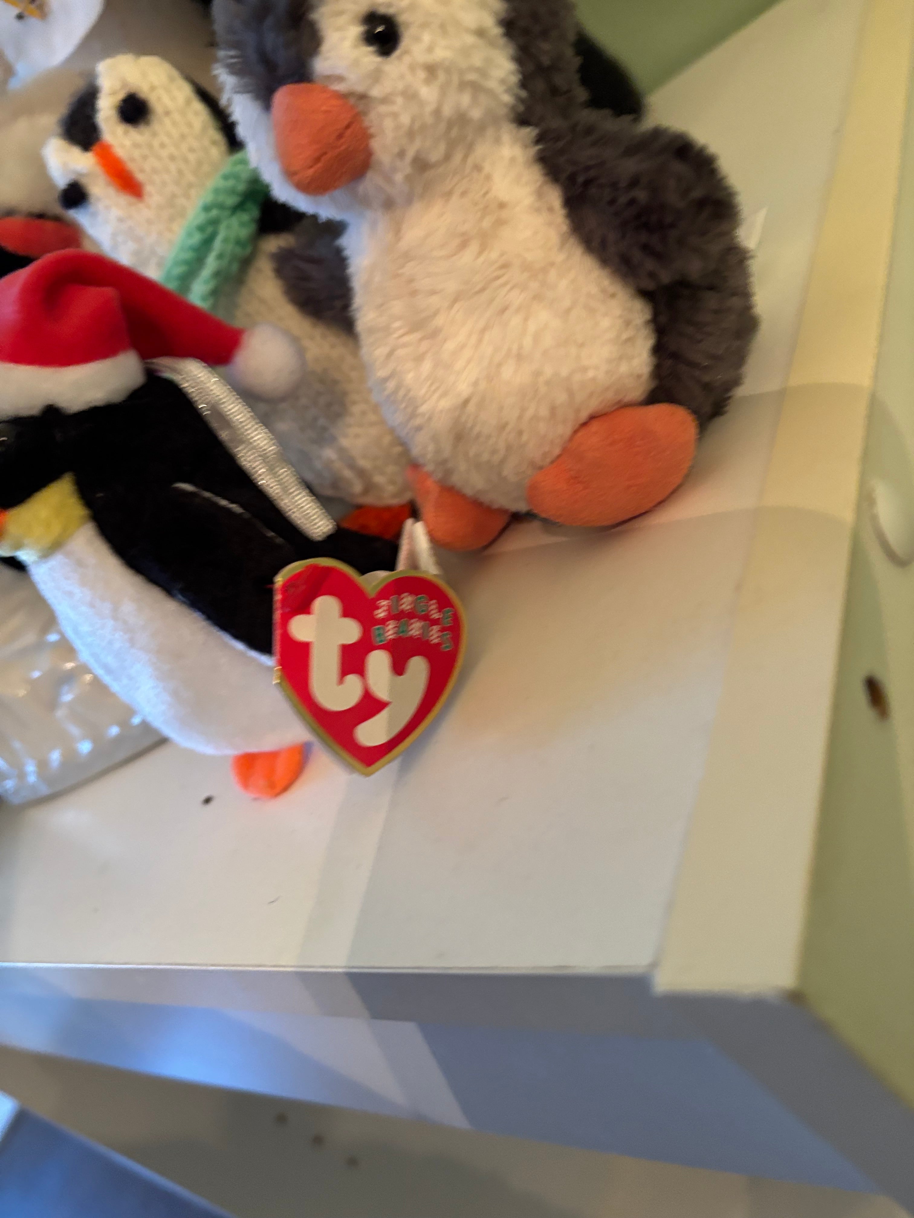 W807 Penguin Grouping (Gund and more)