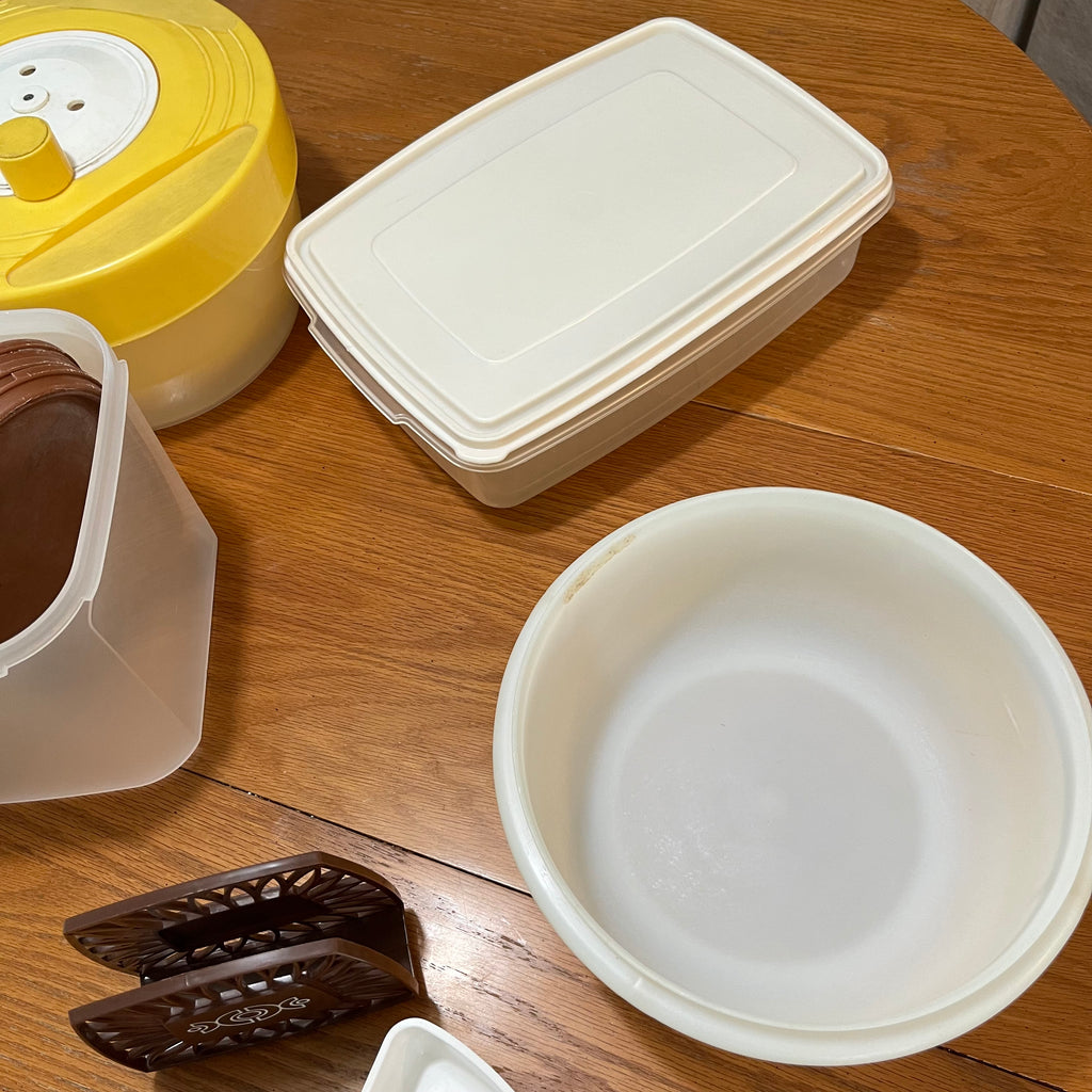 B315 Kitchen grouping (salad spinner and more)