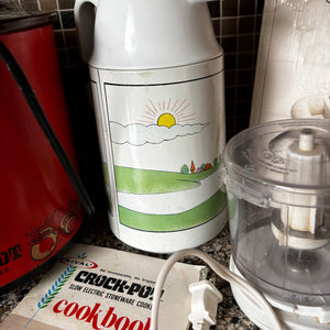 Kitchen Grouping (Red Crock Pot and More) - Z107
