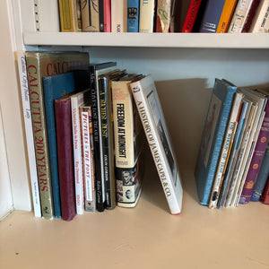 BOOKS GROUPING (WHO'S WHO 1977 AND MORE) - P218