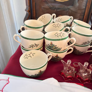 VINTAGE CHRISTMAS GROUPING (TEA SET AND MORE) - P144