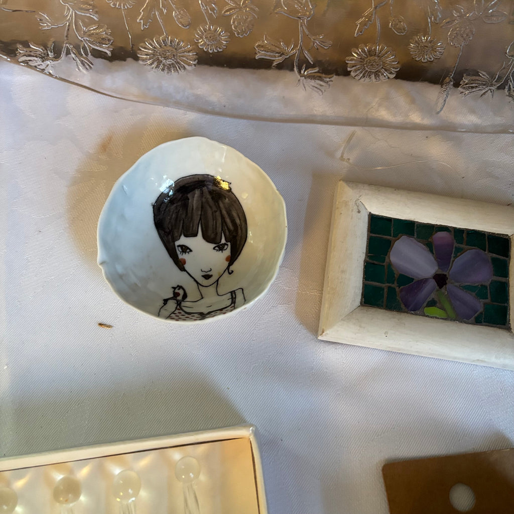 E137 Home decor and more grouping (mini framed flower and more)