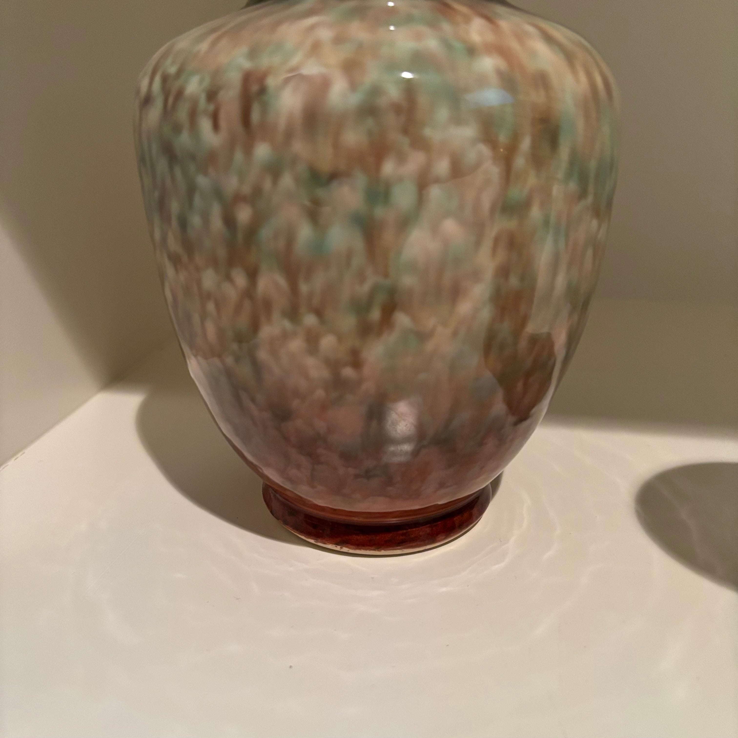 E864 Home decor grouping (stone vases)