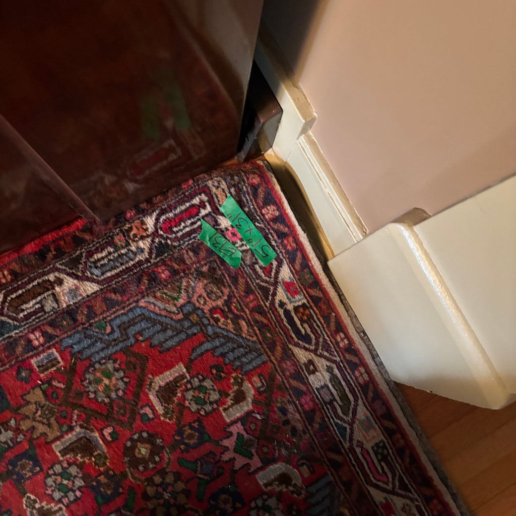 E131 Vintage wool rug with underlay (51” x 31”)