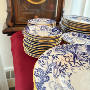 157 PIECE VINTAGE ROYAL CROWN DERBY BLUE MIKADO CHINA (IN EXCELLENT CONDITION) - P104