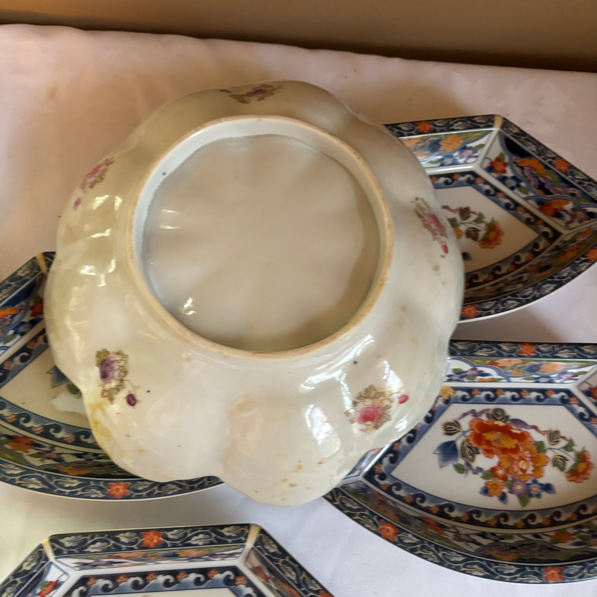 E138 Vintage Asian themed porcelain and more grouping