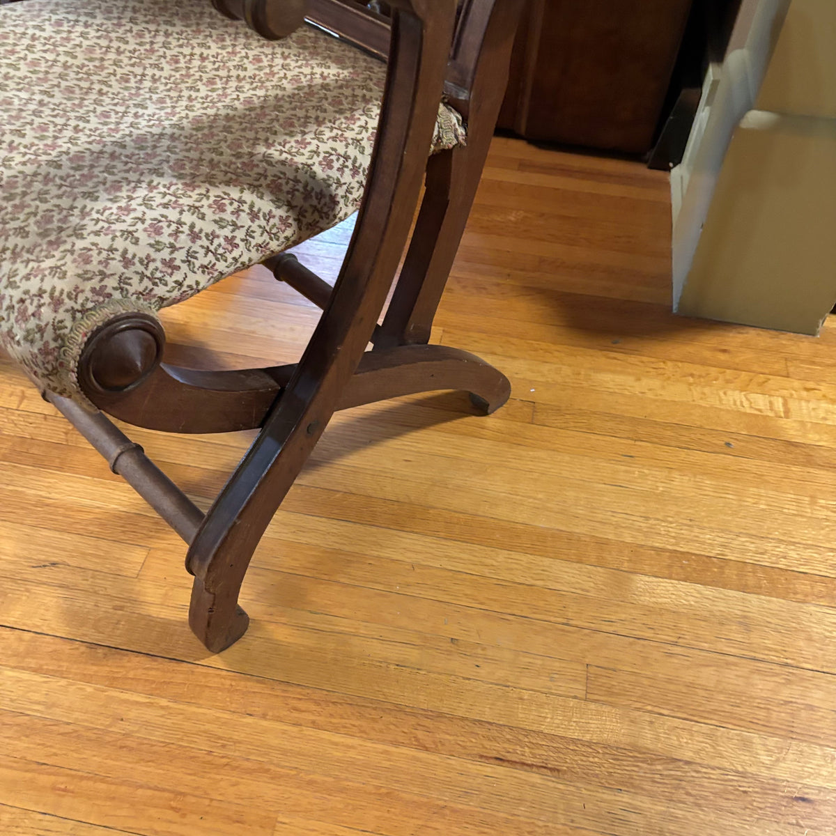 E123 Antique folding rocking chair