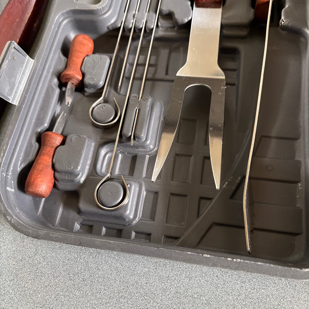 F183 Bbq utensils grouping