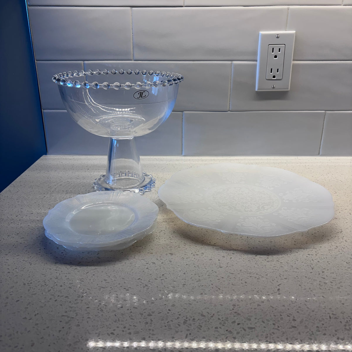 X247 Vintage art glass grouping (Desert plates and more)