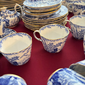157 PIECE VINTAGE ROYAL CROWN DERBY BLUE MIKADO CHINA (IN EXCELLENT CONDITION) - P104