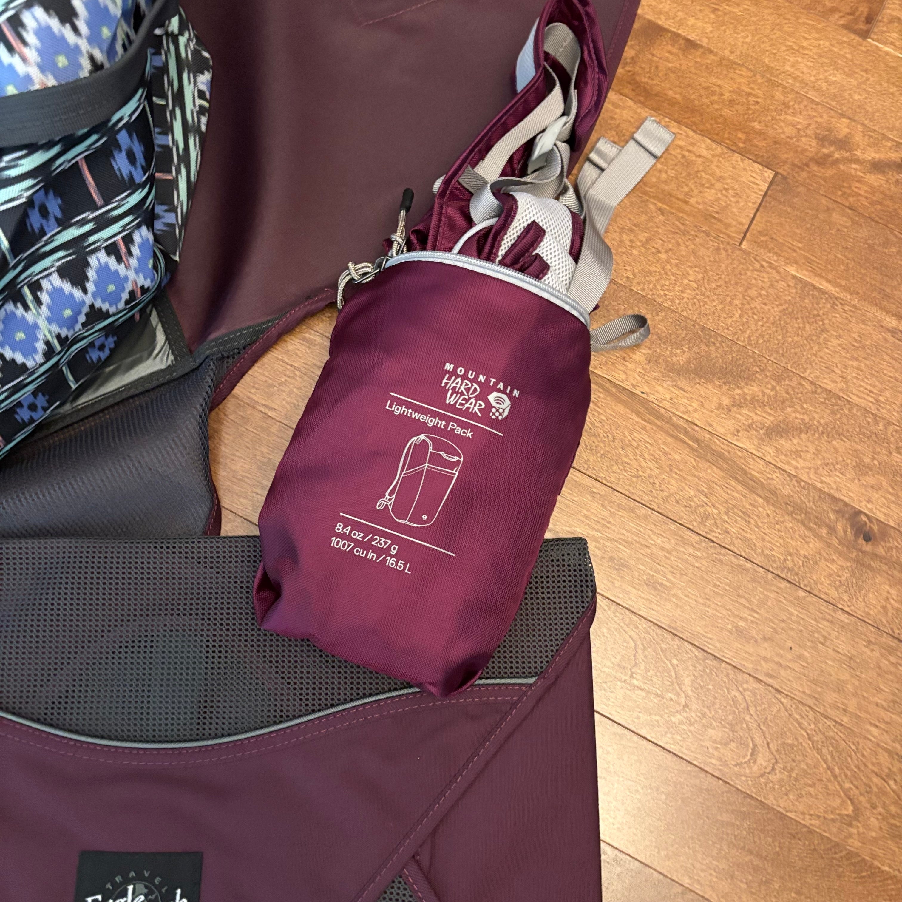 E906 Bags grouping (duffle bag and more)