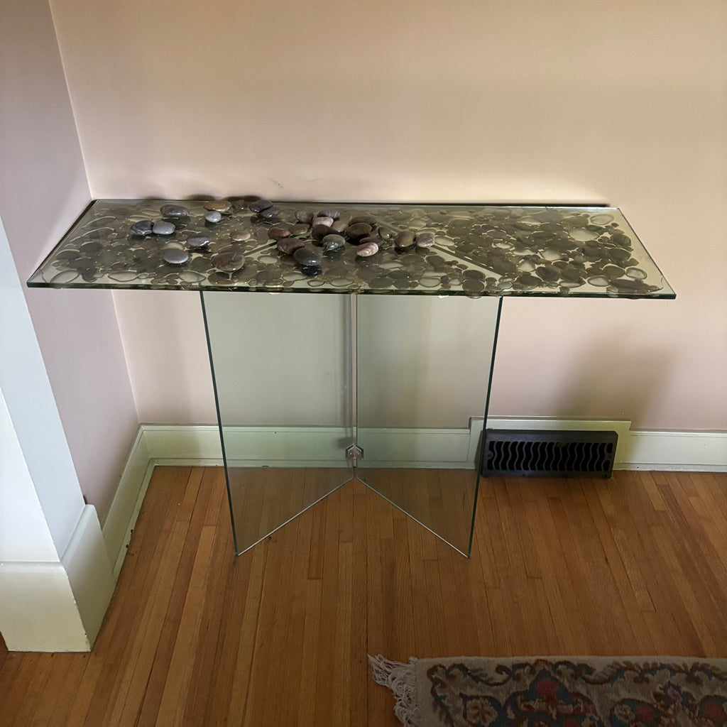 E162 Vintage glass accent table with resin rocks finish (some rocks have fallen out)
