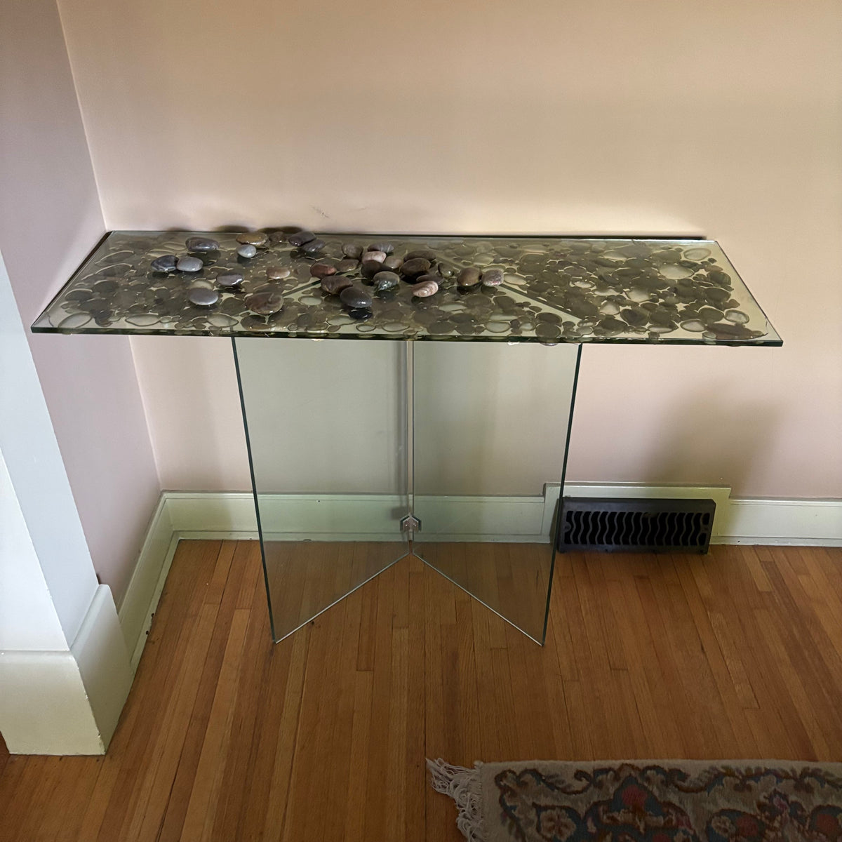 E162 Vintage glass accent table with resin rocks finish (some rocks have fallen out)