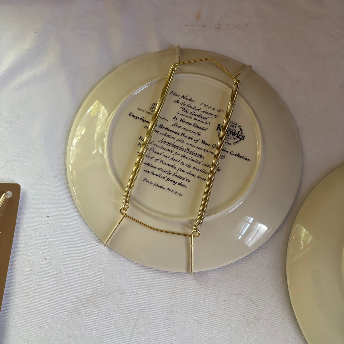 E150 3 Vintage collector plates